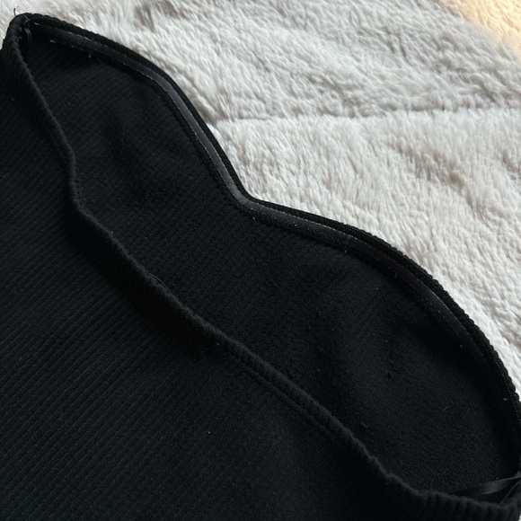 Sleeveless crop top - Picture 3 of 3